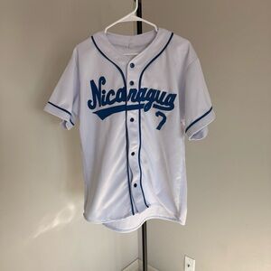 Men’s Authentic Nicaragua #7 size Large Jersey